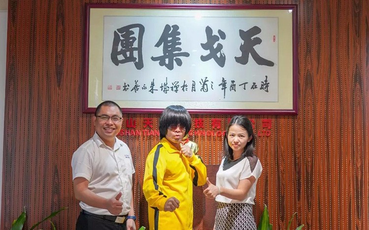 熱烈歡迎李小龍特型演員唐龍先生前來天戈聲學參觀！