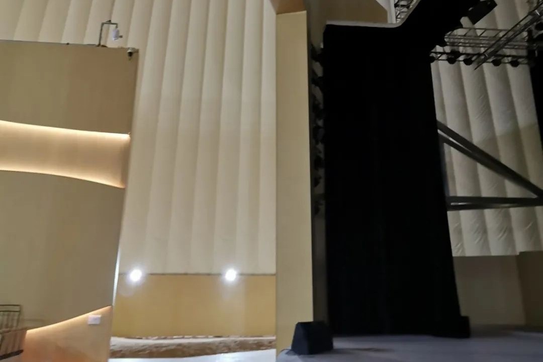 寧夏中衛沙坡頭星空劇場內部