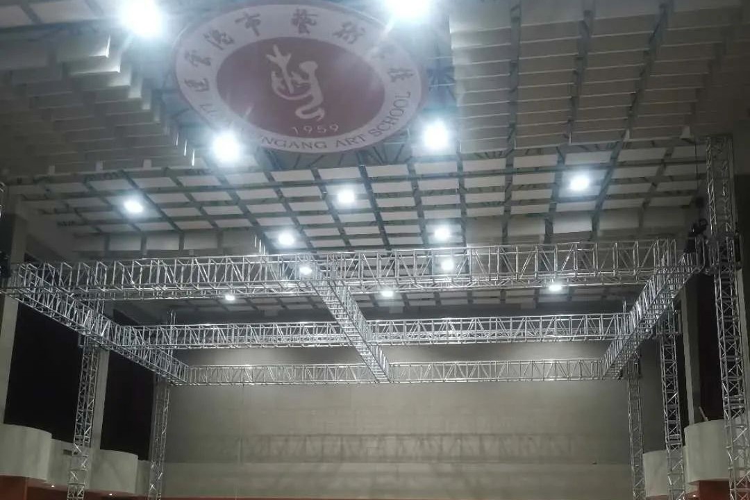 江蘇連云港藝術(shù)學(xué)校體育館-1